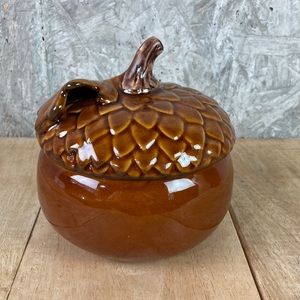 Williams Sonoma B. Eigen Brown Acorn Covered Dish 2009